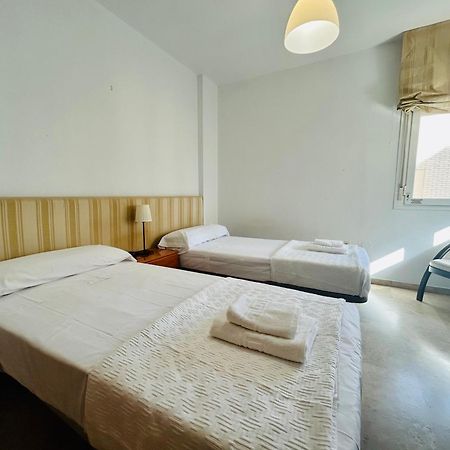Guest House Teatinos Малага Экстерьер фото